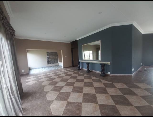 3 BEDROOM HOUSE TO LET IN SONNEVELD